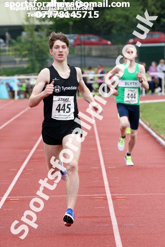 Mens under-17 800 metres, North Eastern Track and Fields Champs., Middlesbrough. Photo: David T. Hewitson/Sports for All Pics